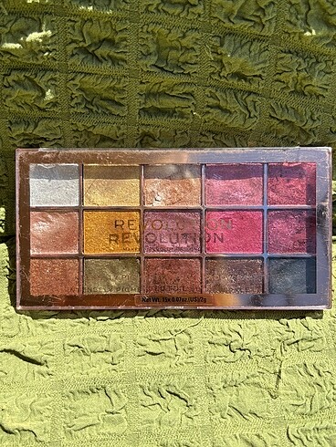 Makeup Revolution Foil Frenzy Creation