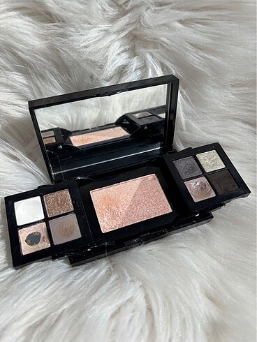 Bobbi Brown Bobbi Brown Caviar And Oyster Palette