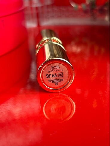 Beden YSL Rouge Volupte Shine 16