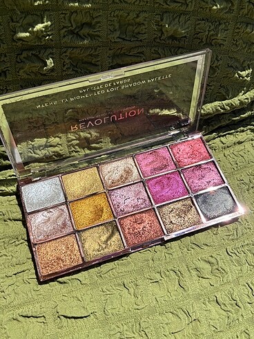 Revolution Makeup Revolution Foil Frenzy Creation