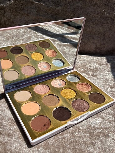 Beden MAC Electric Wonder Collection NATURAL VICE