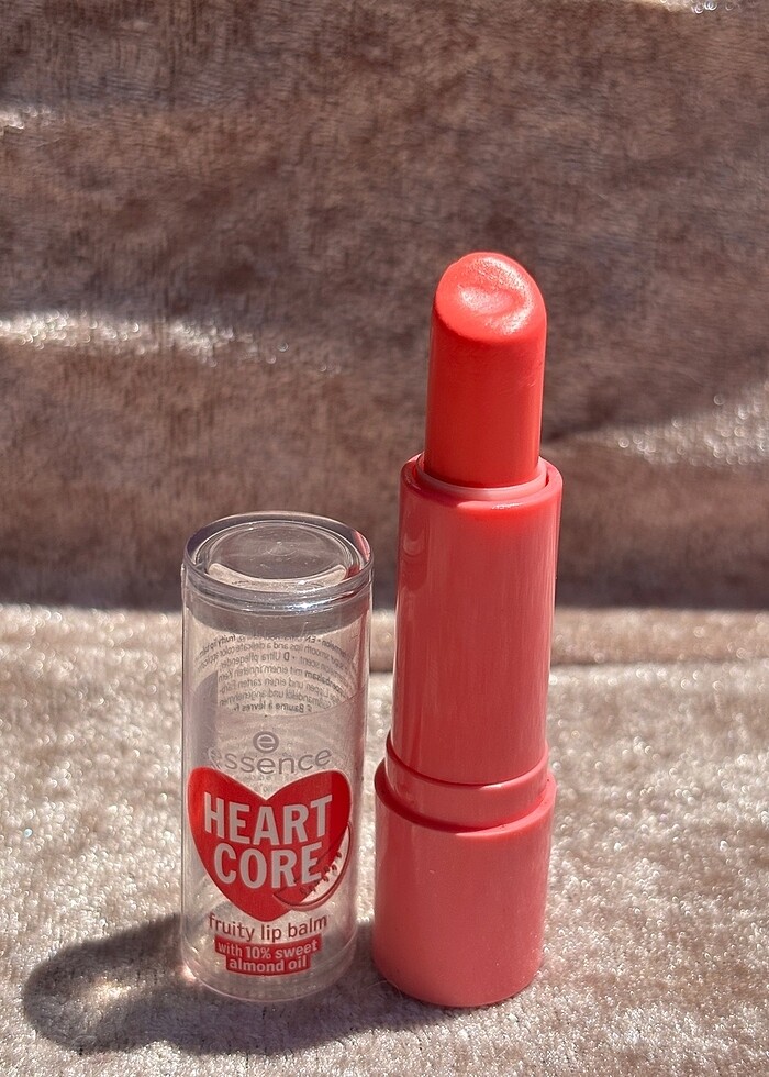 Essence Heart Core Fruity Lip Balm - Görsel 2