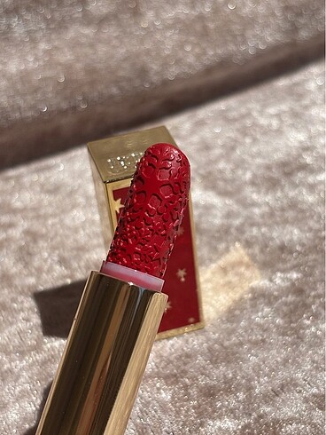 Beden kırmızı Renk Estee Lauder Pure Colour Envy 340 Envious Lipstick