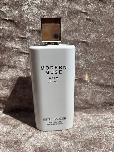 Modern Muse Parfümlü Body Lotion