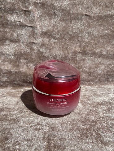 Shiseido Essential Energy Nemlendirici Krem