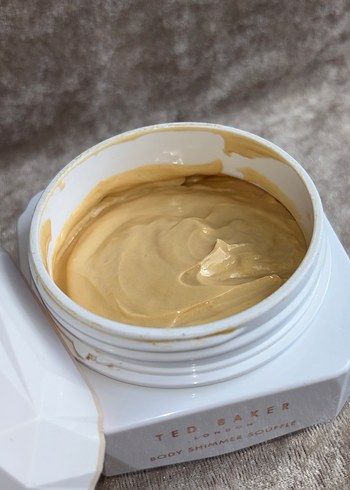 Beden Renk Ted Baker Body Shimmer Souffle Işıltılı Krem