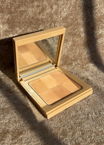Nude Finish Illuminating Işıltılı Pudra Buff - Görsel 4