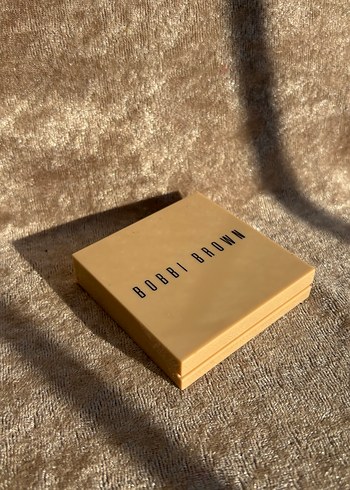 Nude Finish Illuminating Işıltılı Pudra Buff - Görsel 3