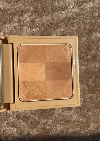 Nude Finish Illuminating Işıltılı Pudra Buff - Görsel 7
