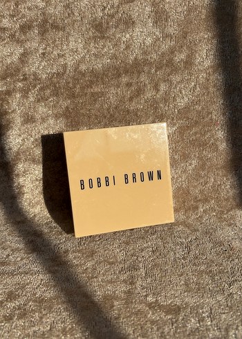 Nude Finish Illuminating Işıltılı Pudra Buff - Görsel 2