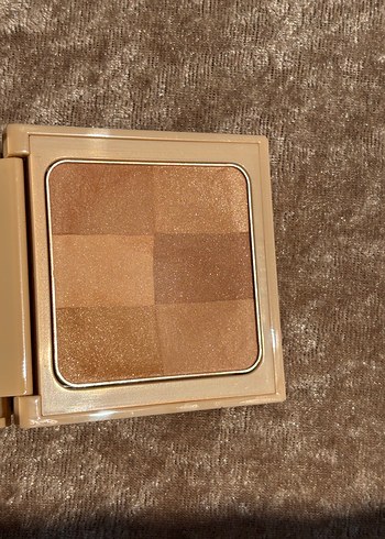 Nude Finish Illuminating Işıltılı Pudra Buff - Görsel 6