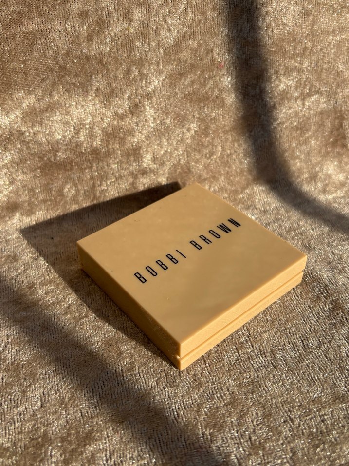 Nude Finish Illuminating Işıltılı Pudra Buff - Görsel 3