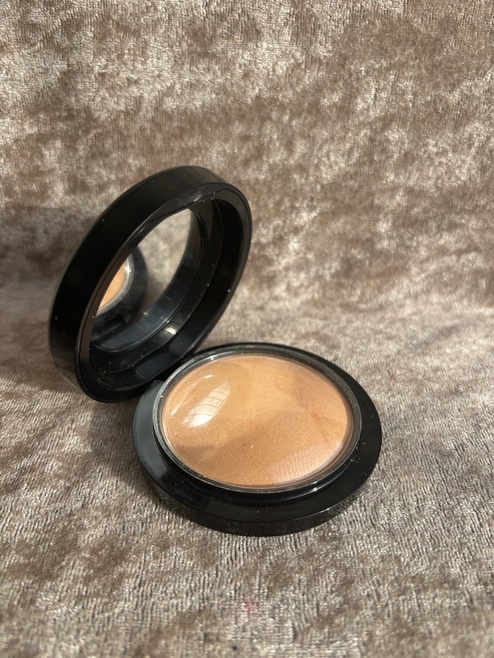 MAC Mineralize Skinfinish Natural Pudra Medium Golden - Görsel 2