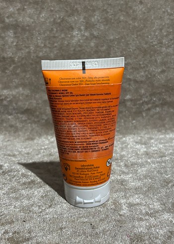 Avène Cleanance Yağlı Akneli Ciltler Renkli Güneş Kremi - Görsel 2