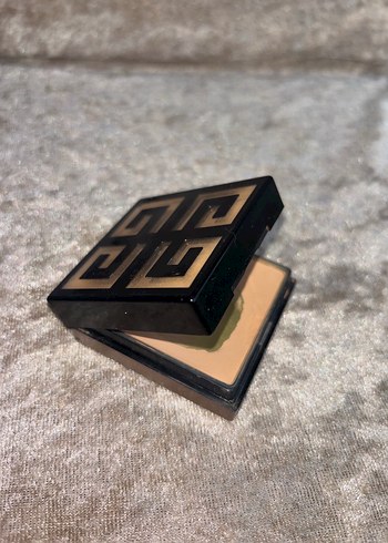 Givenchy MatMate Sıkıştırılmış Pudra 10 Mat Cappucino - Görsel 4