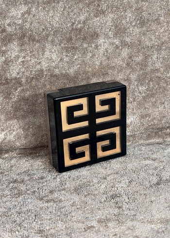 Givenchy MatMate Sıkıştırılmış Pudra 10 Mat Cappucino - Görsel 3