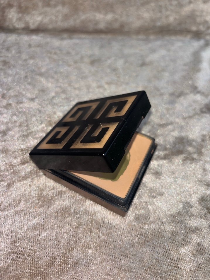 Givenchy MatMate Sıkıştırılmış Pudra 10 Mat Cappucino - Görsel 4