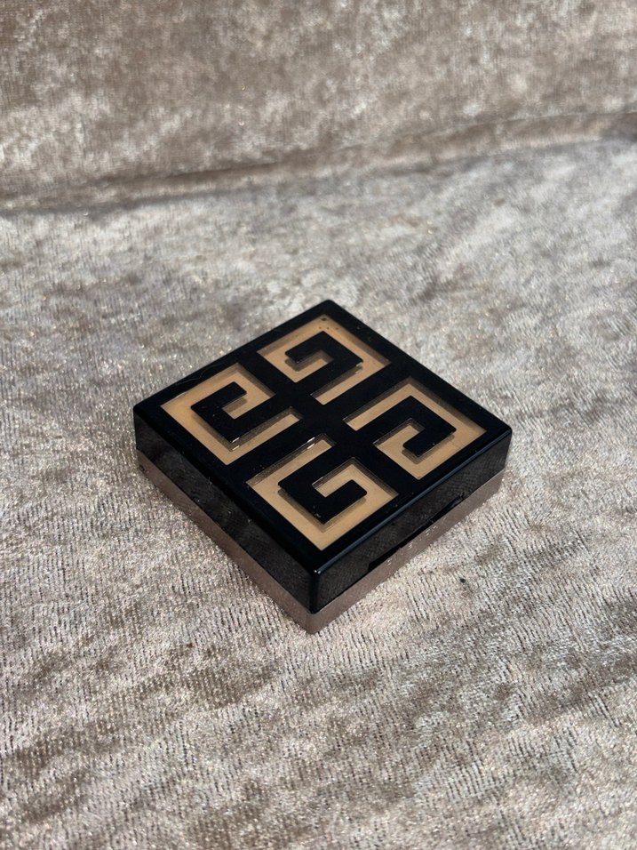 Givenchy MatMate Sıkıştırılmış Pudra 10 Mat Cappucino - Görsel 2