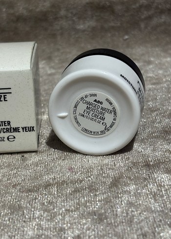 MAC Mineralize Charged Water Göz Kremi - Görsel 3