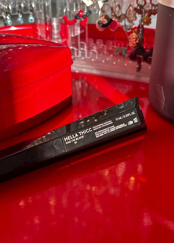 Fenty Beauty Hella Thicc Cuz Im Black Rimel - Görsel 3