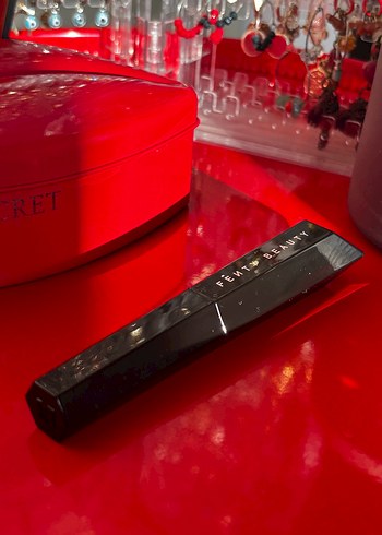 Fenty Beauty Hella Thicc Cuz Im Black Rimel - Görsel 2