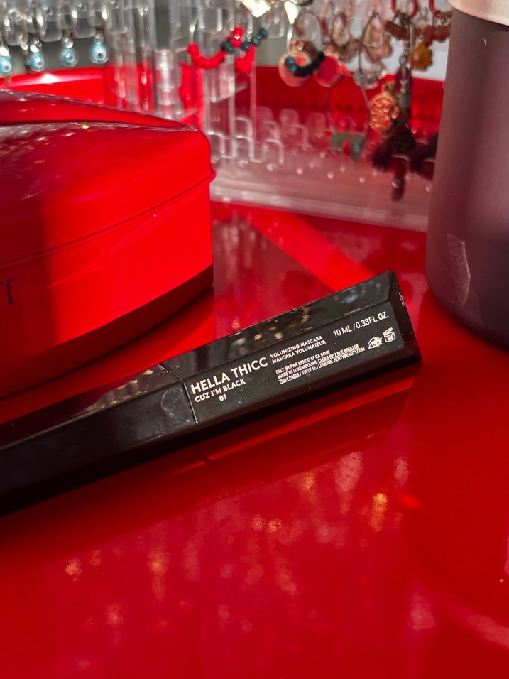 Fenty Beauty Hella Thicc Cuz Im Black Rimel - Görsel 3