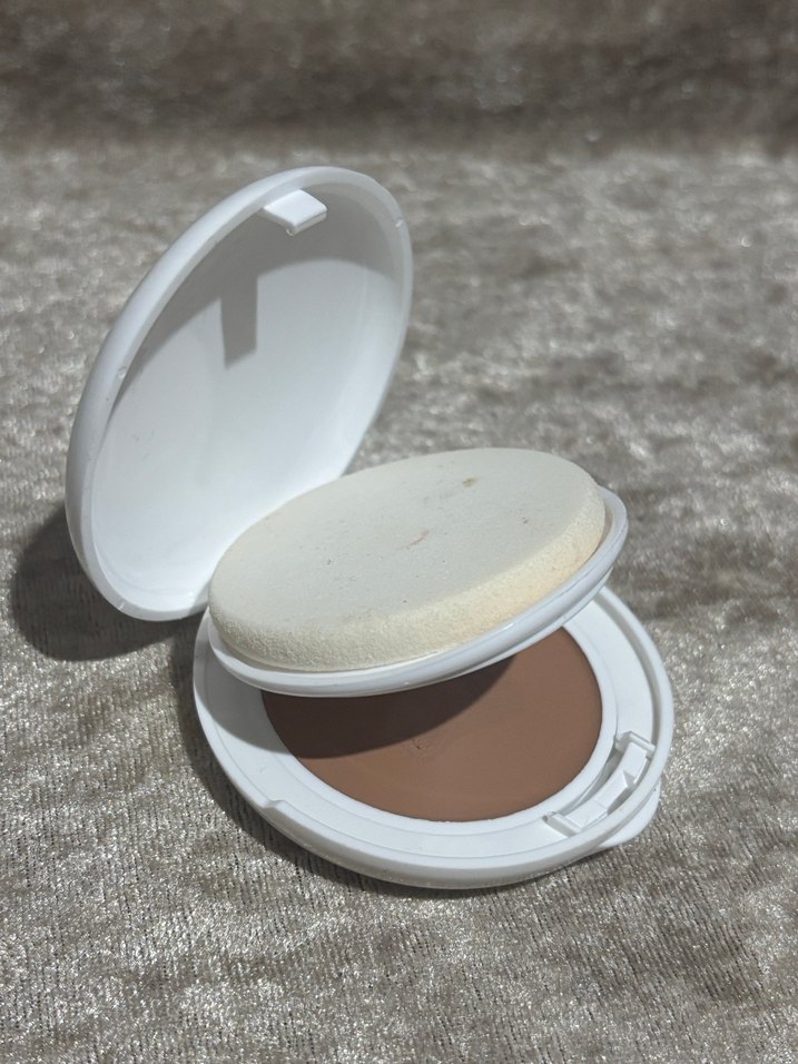 Renkli Güneş Koruyucu Compact Krem Fondöten SPF50 Dore/Honey - Görsel 2