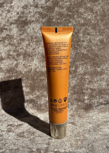 Lierac Sunissime Energizing Protective Fluid Spf30 - Görsel 2