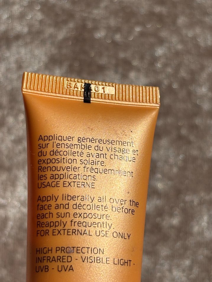 Lierac Sunissime Energizing Protective Fluid Spf30 - Görsel 3