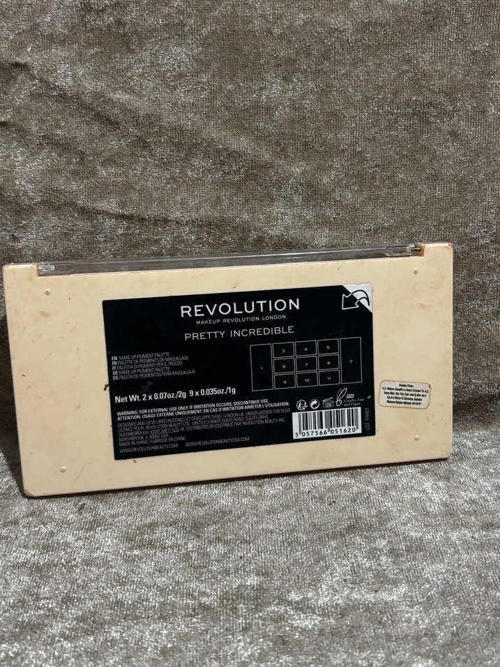 Revolution Pretty İncredible Yüz Paleti - Görsel 4