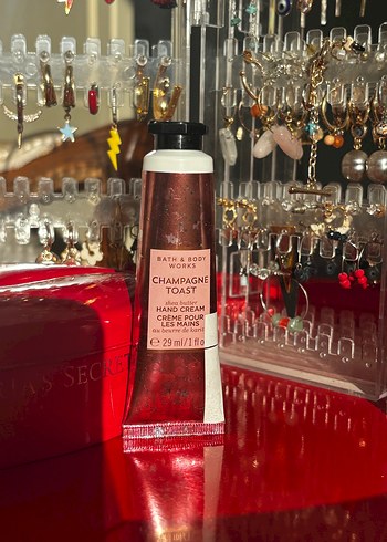 BBW Champagne Toast El Kremi - Görsel 4