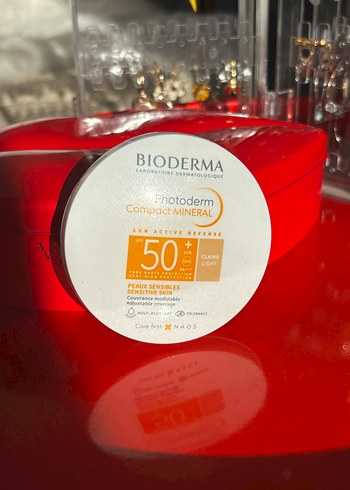 Bioderma Photoderm Compact Mineral SPF50 Light - Görsel 3