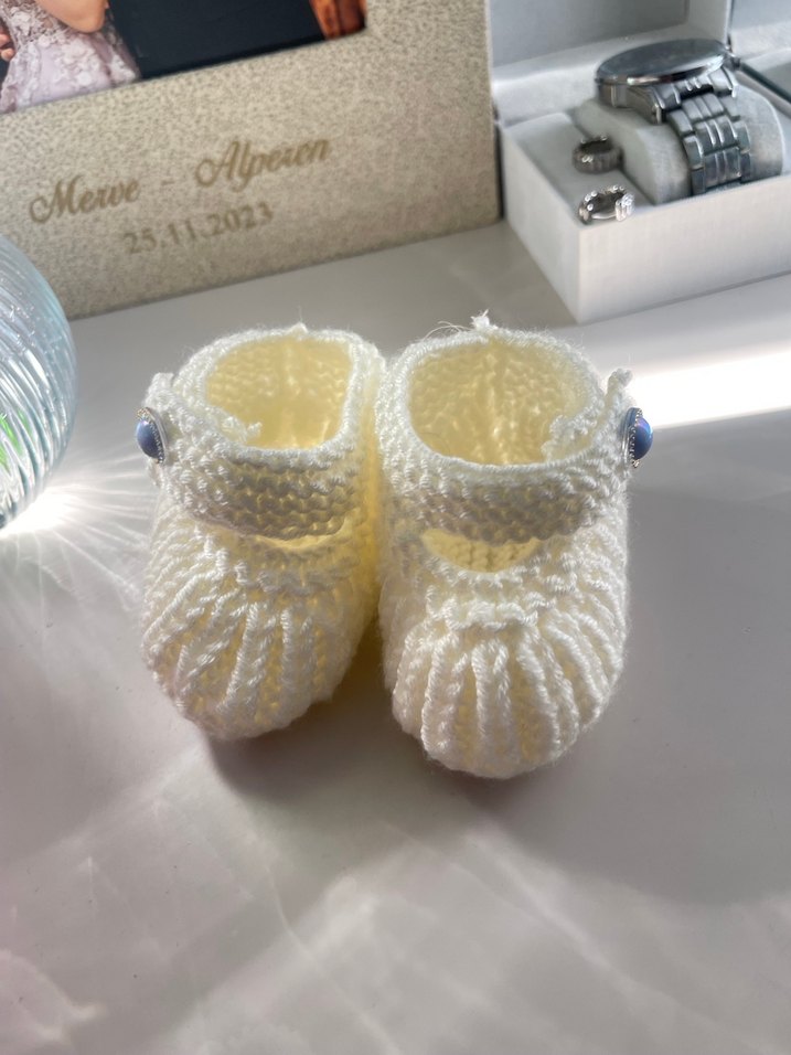 BEBEKLER İÇİN ÖRGÜ AYAKKABI - Görsel 2