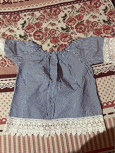 Diğer Omuzları açık crop