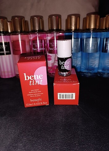 Benetint allık ve gloss