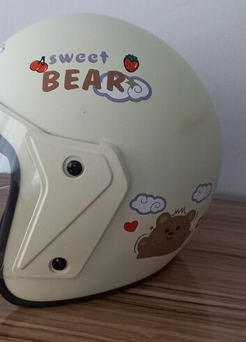 Sıfır kask vizöründe eğilme oluşmuş ve üzerinde renk değişikliği - Görsel 4