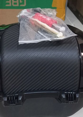 Yurt dışı sıfır Kilitli Siyah Motosiklet Kask Kutusu - Görsel 3