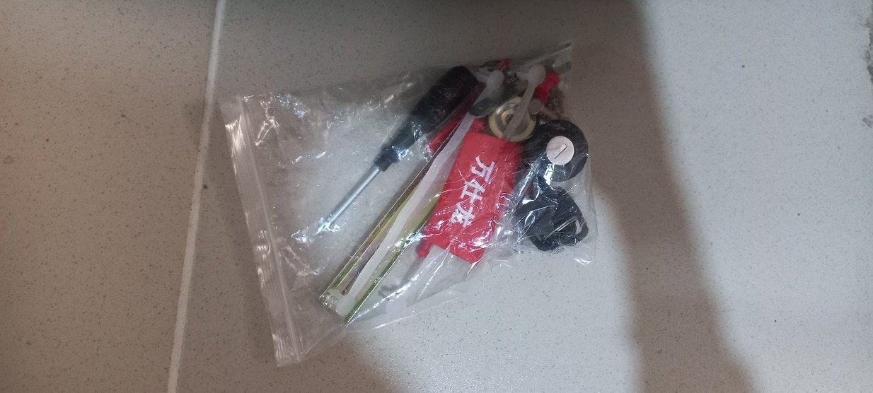 Yurt dışı sıfır Kilitli Siyah Motosiklet Kask Kutusu - Görsel 4