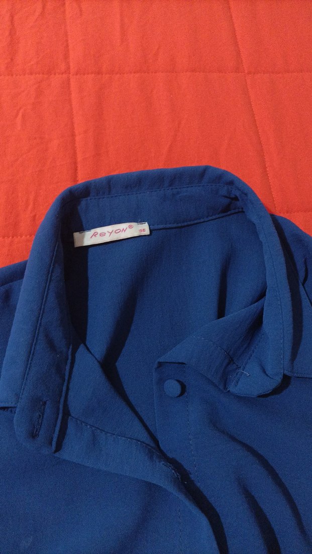 Uzun Kollu Mavi Düğmeli Kadın Gömlek - Görsel 2