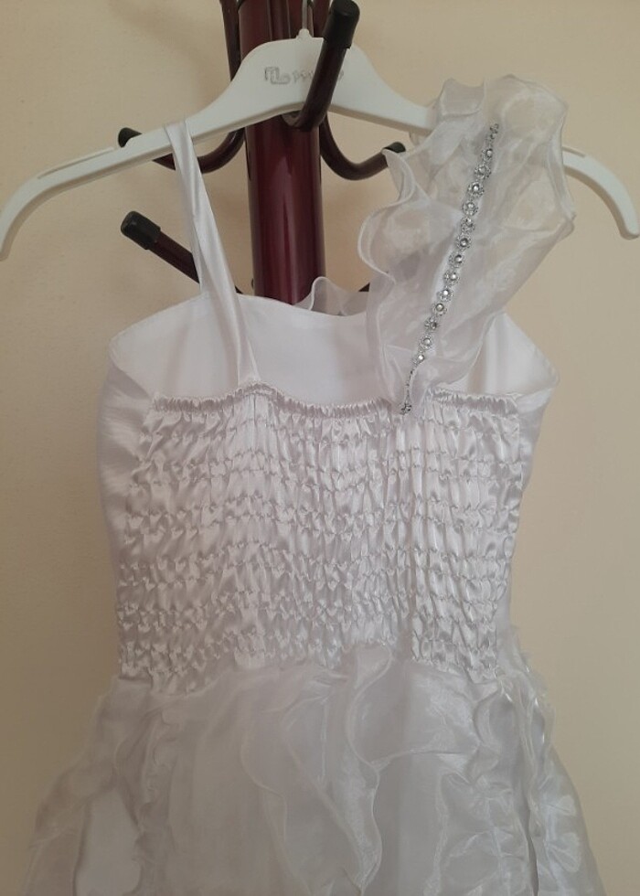 Beyaz çocuk gelinlik - Görsel 3