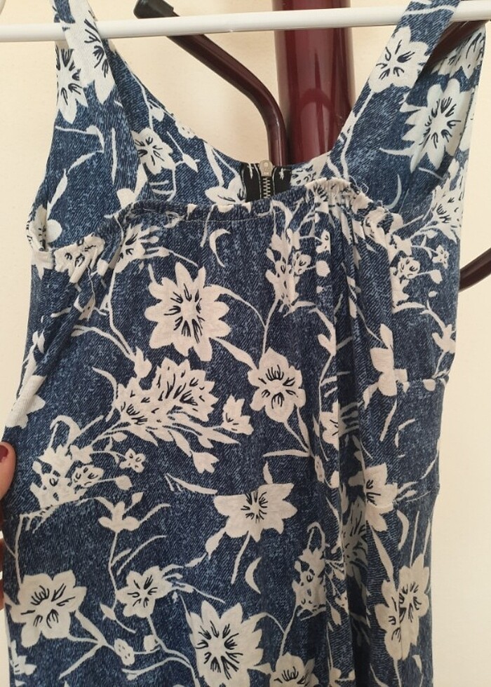 Çiçek desenli mavi elbise - Görsel 2