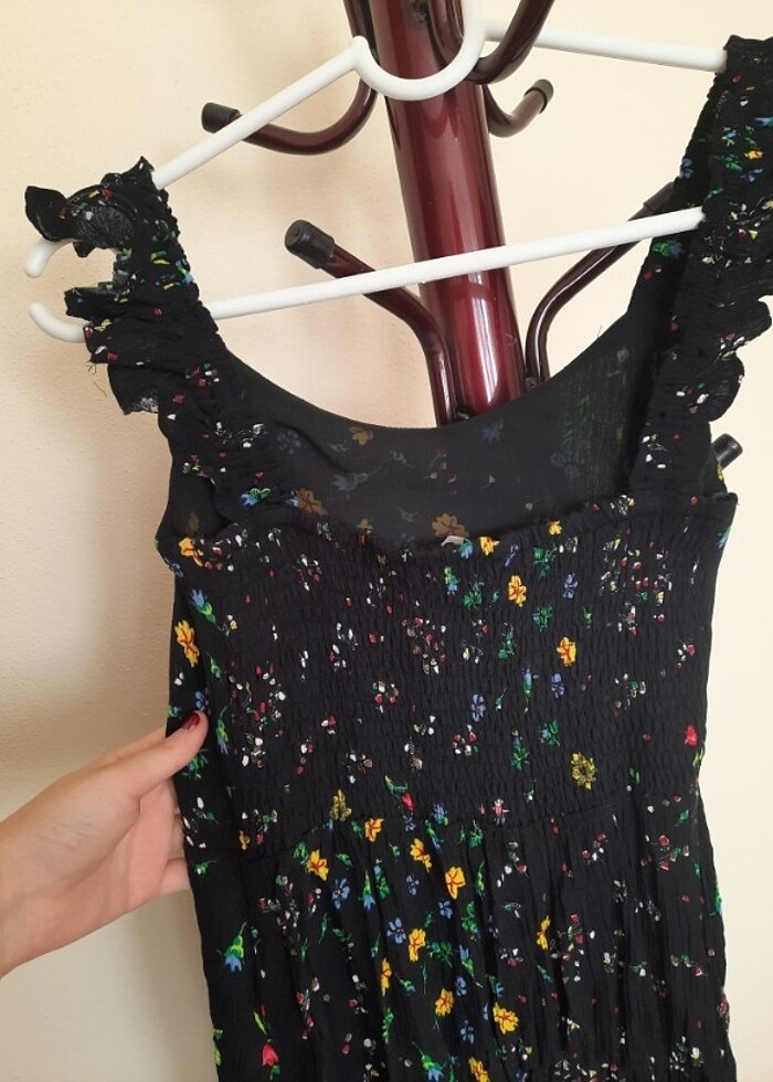Çiçek desenli siyah yazlık elbise - Görsel 4