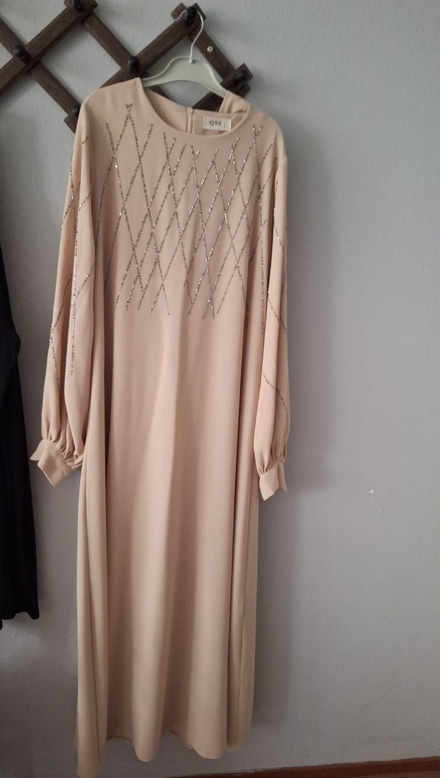 Boncuk İşlemeli Bej Uzun abiye elbise - Görsel 2