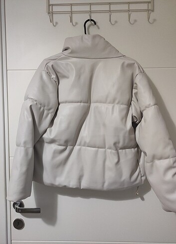 xs Beden Stradivarius Şişme Mont