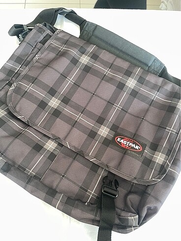Eastpak okul cantasi