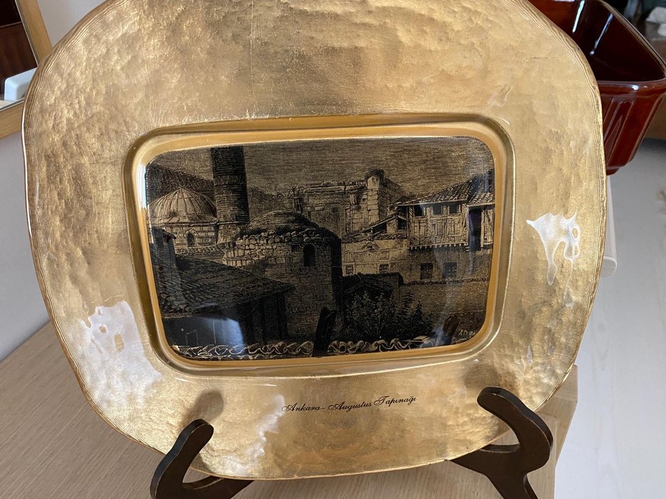 Altın Renkli Kare Dekoratif Tabak - Görsel 2