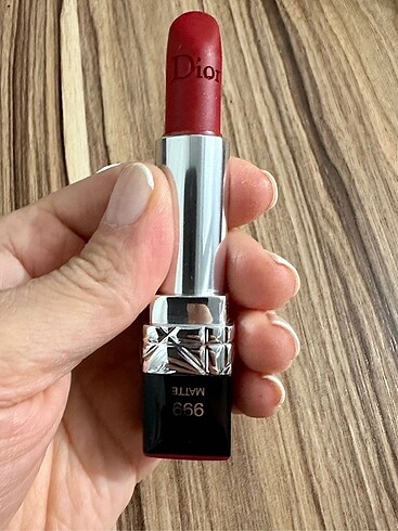 Cristian Dior kırmızı mat ruj