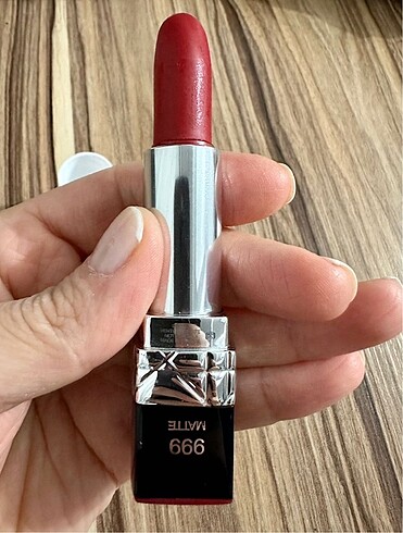 Dior Cristian Dior kırmızı mat ruj
