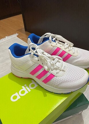 Adidas spor ayakkabı