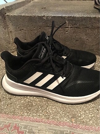 Adidas spor ayakkabı